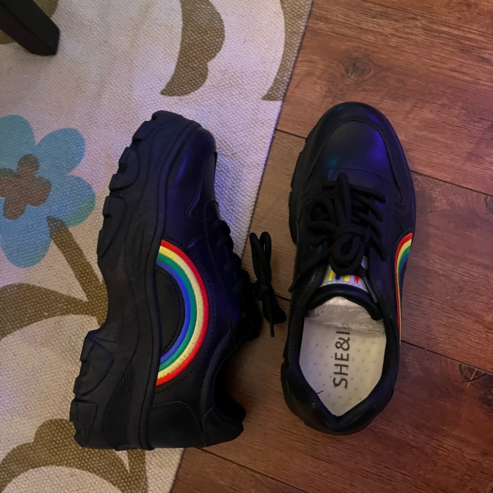 Rainbow runners in excellent condition. Never ever worn before. European size 40